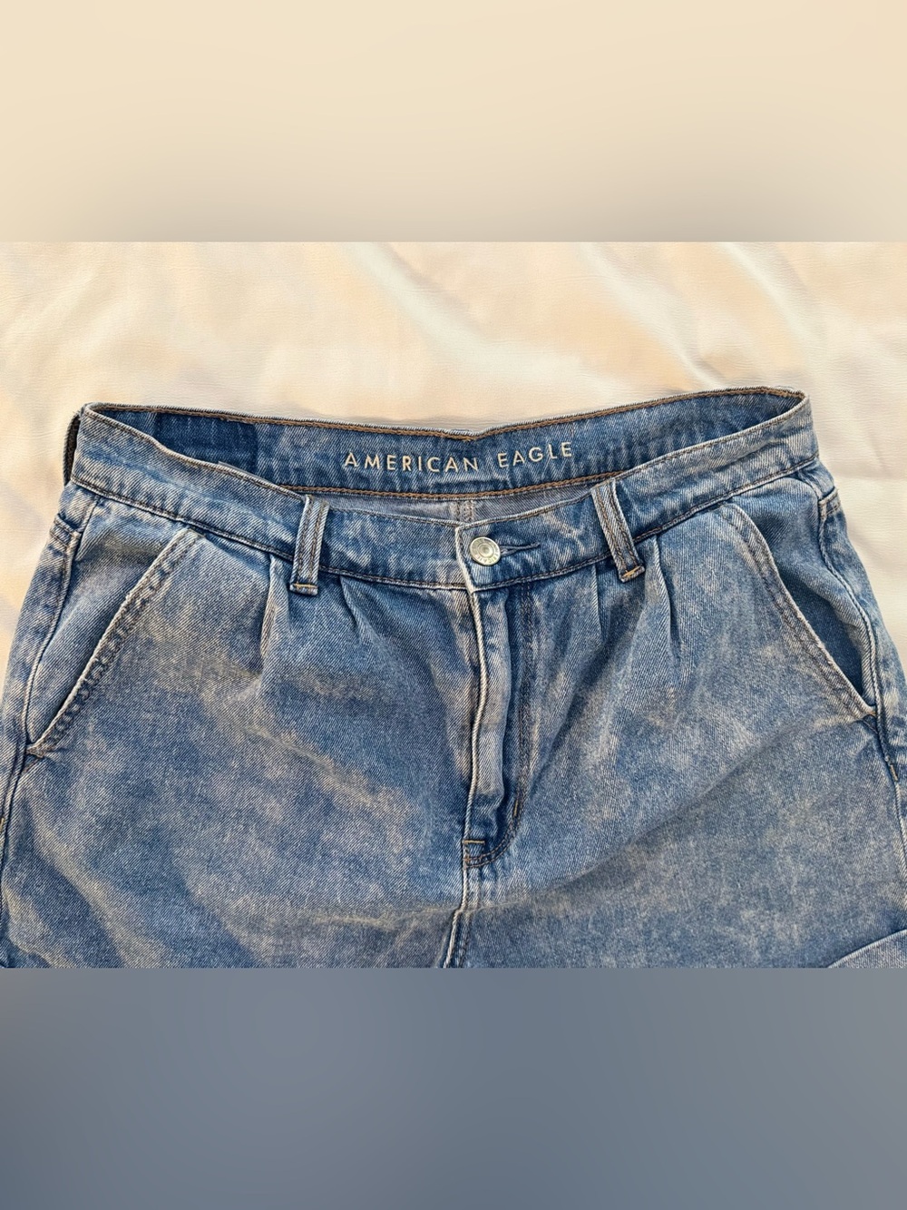 American Eagle Mom Shorts, High Rise Blue Denim, Size 6, Style 5319 - Picture 3 of 9